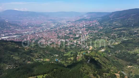 哥伦比亚麦德林景观鸟瞰图视频的预览图