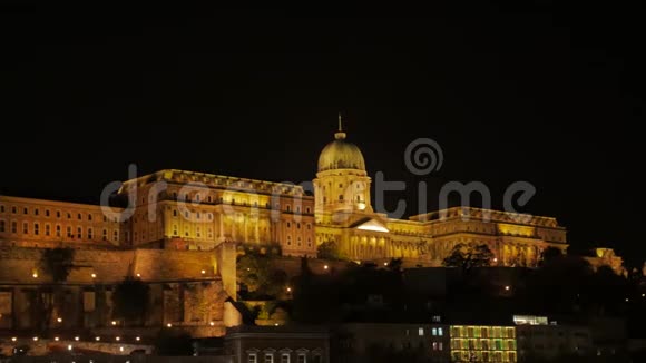 古堡夜景视频的预览图