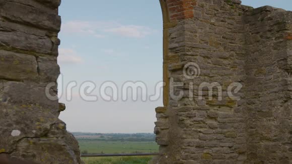 英国多塞特拱形墙遗址景观景观视频的预览图