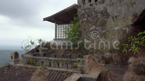 贝都古尔废弃而神秘的酒店印度尼西亚巴厘岛巴厘旅行概念视频的预览图