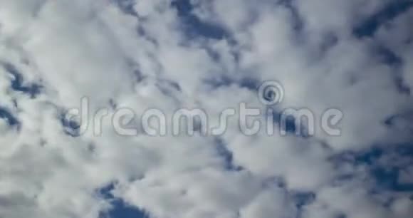 云天气自然云蓝蓝天带云太阳时间流逝云4k滚滚白云电影视频的预览图