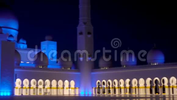 阿联酋阿布扎比谢赫扎耶德清真寺视频的预览图