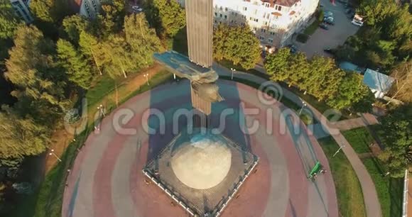 俄罗斯卡卢加600周年纪念碑空中视频的预览图