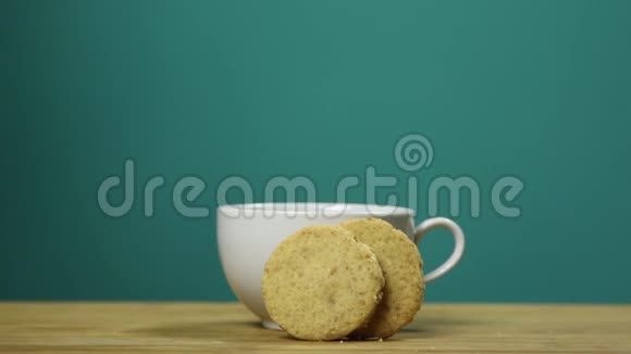 饼干和茶视频的预览图