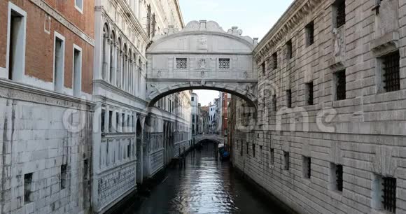 在意大利威尼斯早上没有人在叹息和运河桥视频的预览图