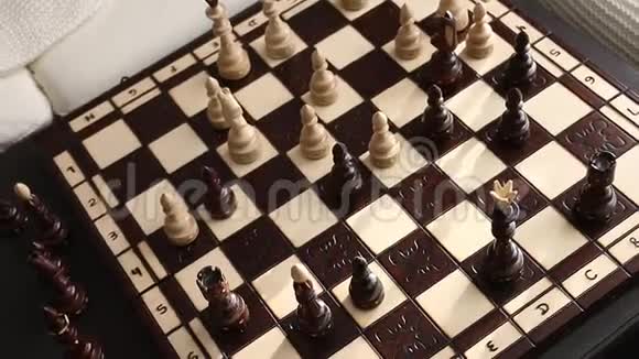 印度式国际象棋相机旋转高角度观看视频的预览图