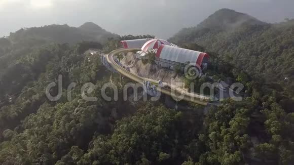 巴纳山法国村庄和金桥在越南中部视频的预览图
