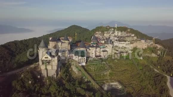巴纳山法国村庄和金桥在越南中部视频的预览图