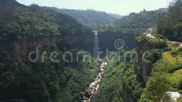 位于哥伦比亚波哥大南美洲的萨尔托德特昆达马瀑布视频的预览图