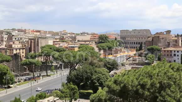 意大利罗马穿过帝国洞和竞技场视频的预览图