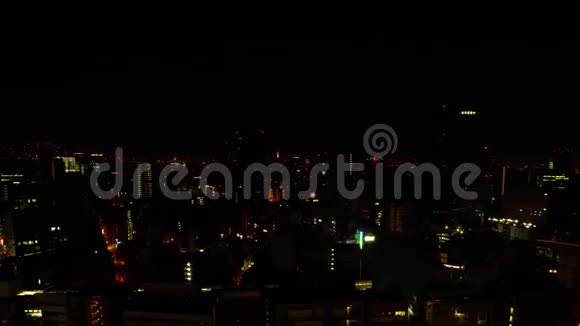 东京城市景观的黎明时分高角度广射变焦视频的预览图