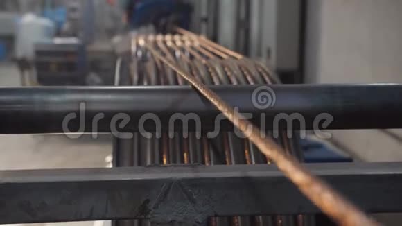 铜缆的生产用铜线旋转轴视频的预览图
