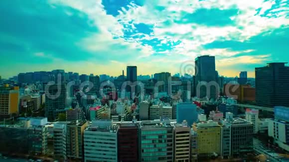 东京市区一段时间的城市景观大镜头高角度变焦视频的预览图