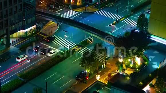 东京市区街道的夜间倾斜视频的预览图