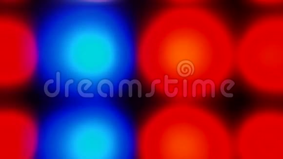 背景由蓝色和红色闪烁灯泡制成视频的预览图