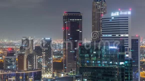 迪拜商务海湾塔航空夜时间视频的预览图
