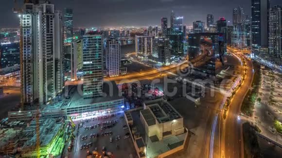 迪拜商务海湾塔航空夜时间视频的预览图