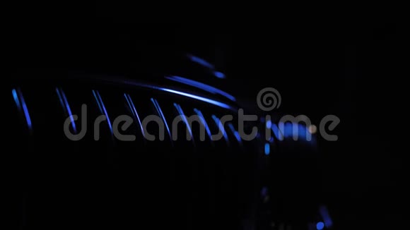 宝马7系散热器烤架关闭彩灯视频的预览图
