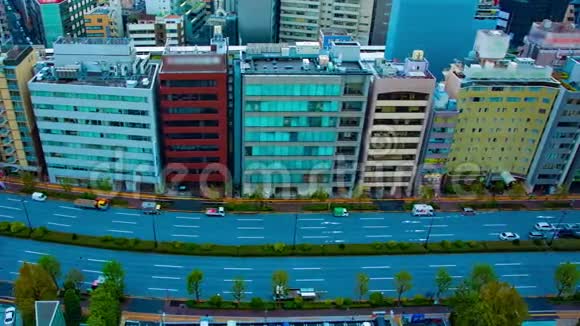 东京市区一段时间的街头高角度的全景拍摄视频的预览图