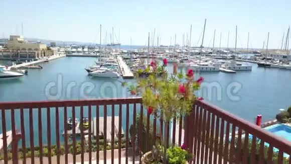 从利马索尔码头别墅的房间起飞观看游艇塞浦路斯视频的预览图