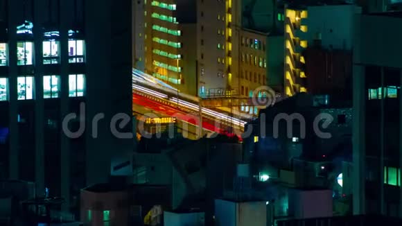 东京市区高速公路的一夜失速远射变焦视频的预览图