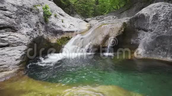 KaraGaulle湖克里米亚大峡谷视频的预览图