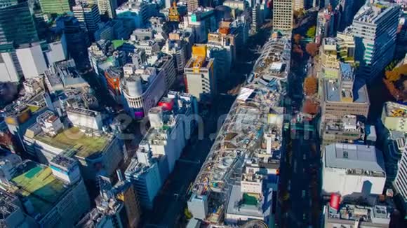 东京市区城市景观的延时高角度宽镜头变焦视频的预览图
