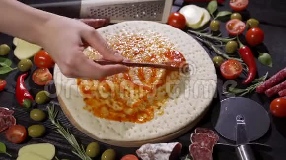 加酱意大利披萨框架视频的预览图