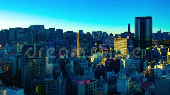 东京都市风景中镜头高角度变焦的时间推移视频的预览图