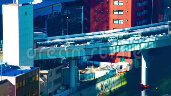 东京市区街道的时间推移高角度长镜头变焦视频的预览图