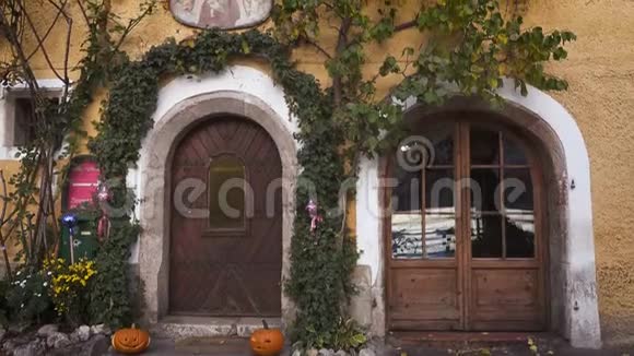传统的奥地利房屋门面视频的预览图