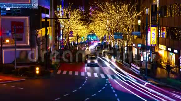 东京石布雅市中心照明街道的夜间时间视频的预览图
