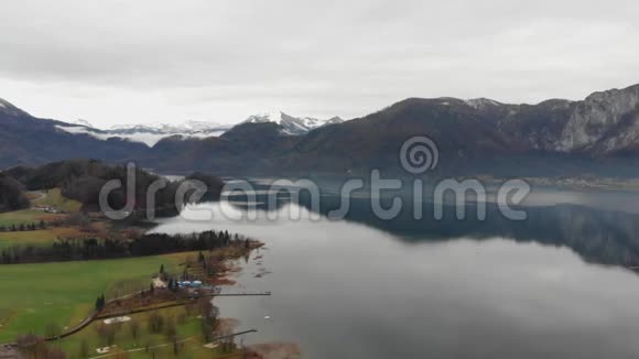 奥地利村庄和易莱利雪山的景观4K视频视频的预览图