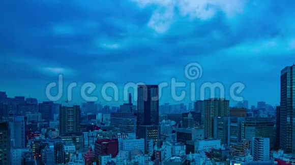 东京城市景观的黎明时分高角度大拍视频的预览图