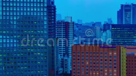 东京城市景观黎明时分高角度远镜头变焦视频的预览图