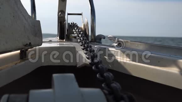 锚链锚在游艇上视频的预览图
