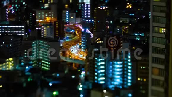 东京市区公路夜间延时倾斜视频的预览图