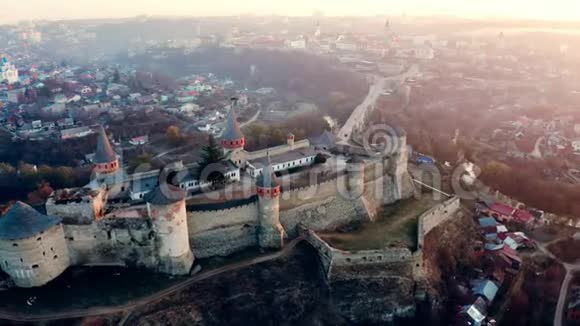 卡米安茨波迪尔斯基要塞的鸟瞰图视频的预览图