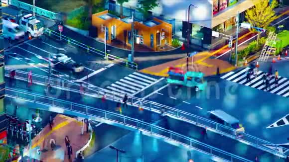 东京市区街道的时间推移高角度的长镜头视频的预览图