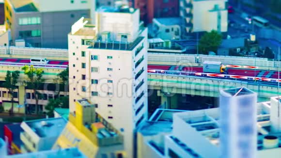 东京市区高速公路的一段时间倾斜的淘盘视频的预览图