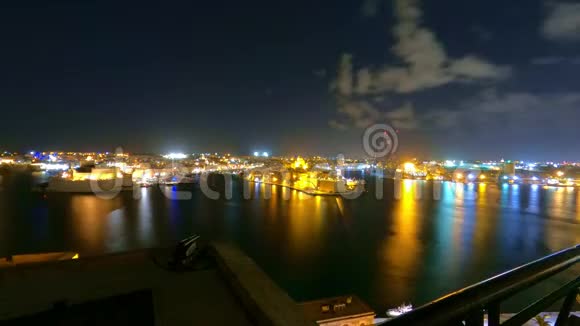 大港瓦莱塔夜半的时光流逝视频的预览图