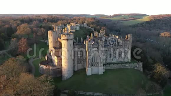 阿伦德尔城堡阿伦德尔西苏塞克斯英国英国鸟瞰II视频的预览图