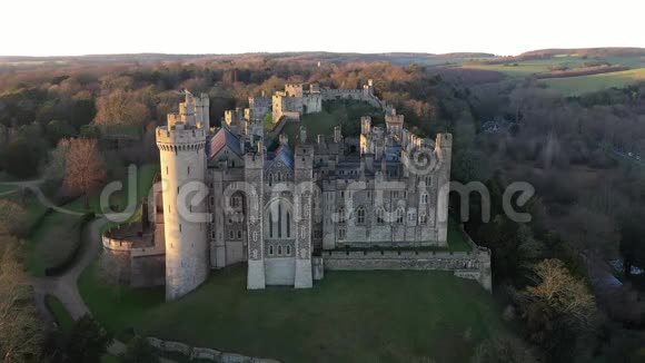 阿伦德尔城堡阿伦德尔西苏塞克斯英格兰英国鸟瞰图视频的预览图