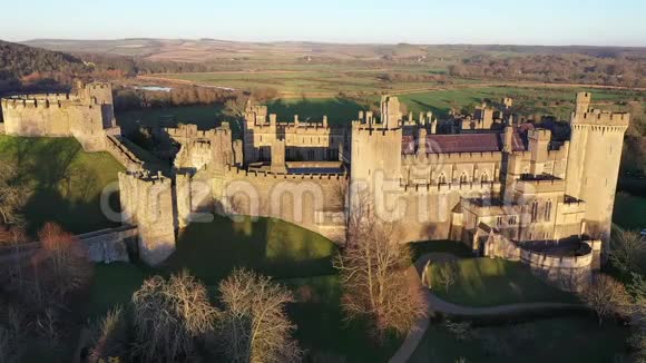 阿伦德尔城堡阿伦德尔西苏塞克斯英国英国鸟眼十二景视频的预览图