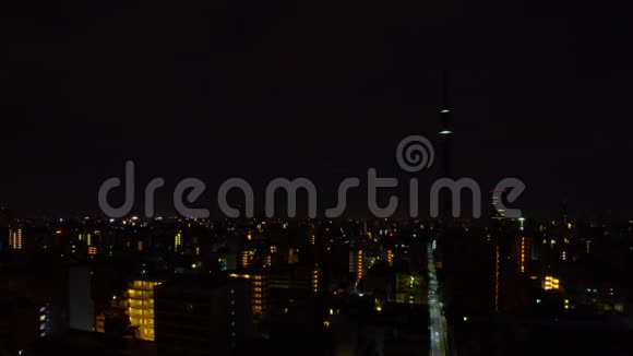 东京市区街道黎明时分高角度宽镜头变焦视频的预览图