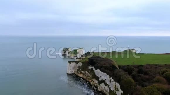 英国老哈里岩石鸟瞰视频的预览图
