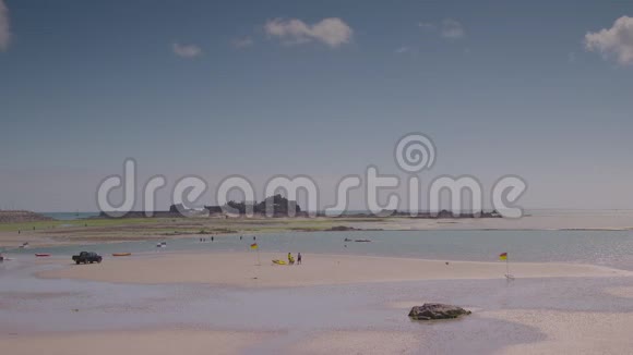 宽阔的海滩和伊丽莎白城堡视频的预览图