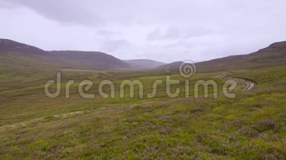 苏格兰布雷马尔高地山口英国视频的预览图