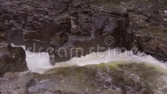迪河瀑布苏格兰迪河林恩视频的预览图