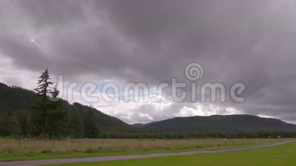 苏格兰马洛奇高地云步道视频的预览图